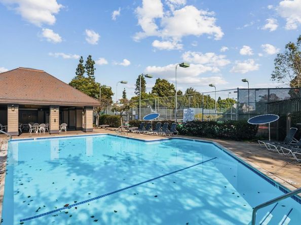 8435 Via Mallorca 92, La Jolla CA 92037