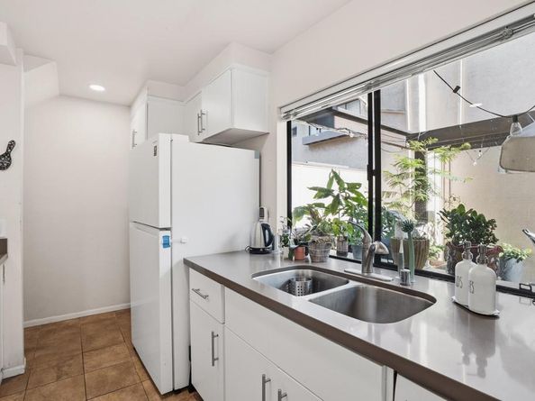 8435 Via Mallorca 92, La Jolla CA 92037