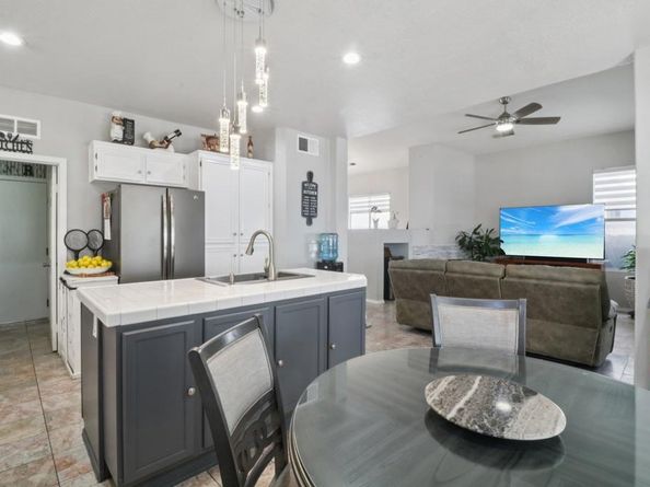 232 Manzanilla Way, Oceanside CA 92057