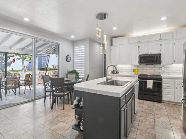 232 Manzanilla Way, Oceanside CA 92057