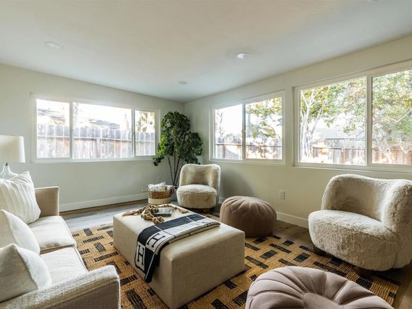 2275 Ivy Road, Oceanside CA 92054