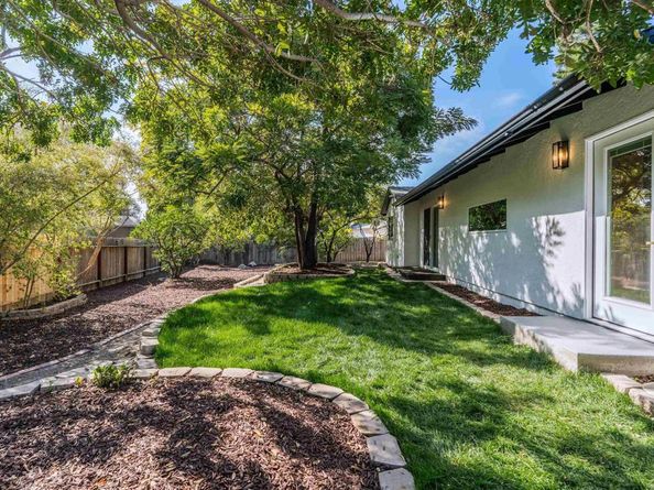 2275 Ivy Road, Oceanside CA 92054