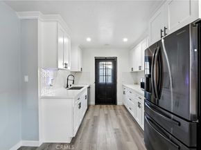 6325 6th Avenue, Los Angeles CA 90043