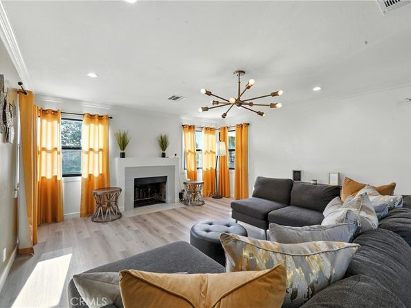 6325 6th Avenue, Los Angeles CA 90043