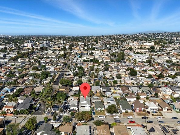6325 6th Avenue, Los Angeles CA 90043