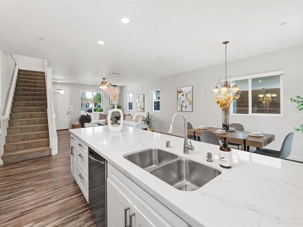571 11th St, Imperial Beach CA 91932