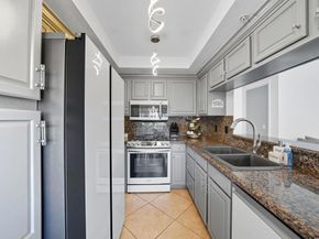 2083 Lakeridge Circle 104, Chula Vista CA 91913