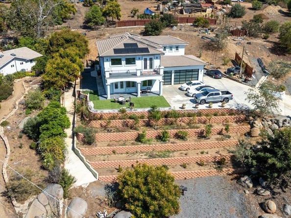 1830 Vista way, El Cajon CA 92019