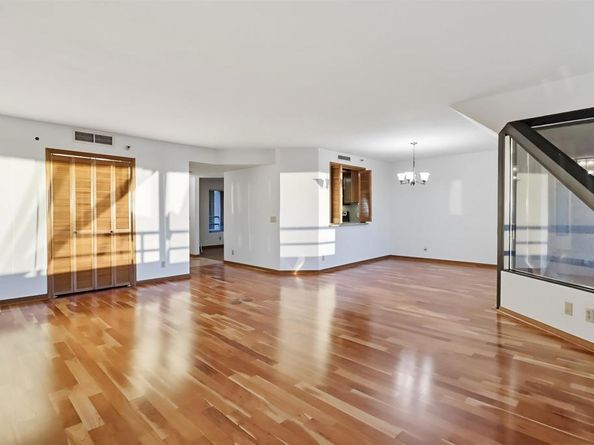 230 W Laurel Street 502, San Diego CA 92101