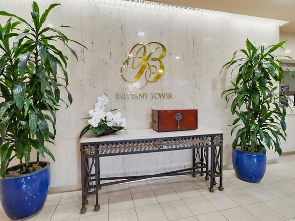 230 W Laurel Street 502, San Diego CA 92101