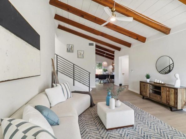 2030 Chestnut Avenue, Carlsbad CA 92008