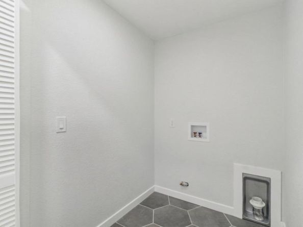 2030 Chestnut Avenue, Carlsbad CA 92008