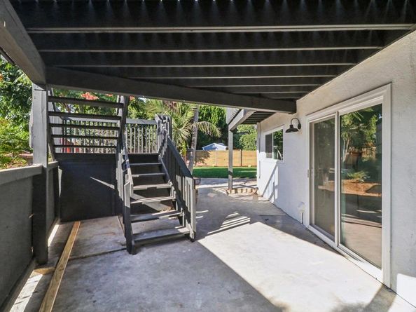 2030 Chestnut Avenue, Carlsbad CA 92008