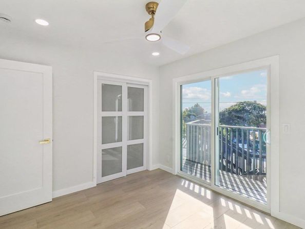 2030 Chestnut Avenue, Carlsbad CA 92008