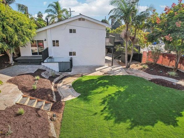 2030 Chestnut Avenue, Carlsbad CA 92008