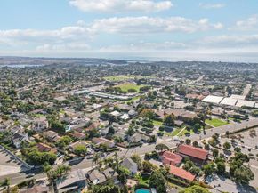 2030 Chestnut Avenue, Carlsbad CA 92008