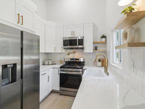 2030 Chestnut Avenue, Carlsbad CA 92008