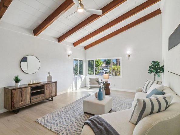 2030 Chestnut Avenue, Carlsbad CA 92008