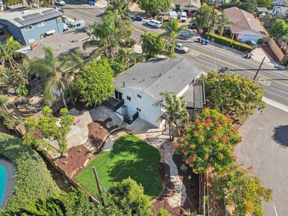 2030 Chestnut Avenue, Carlsbad CA 92008
