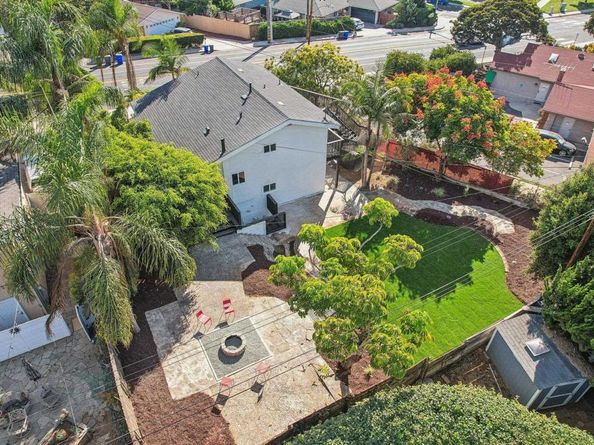 2030 Chestnut Avenue, Carlsbad CA 92008