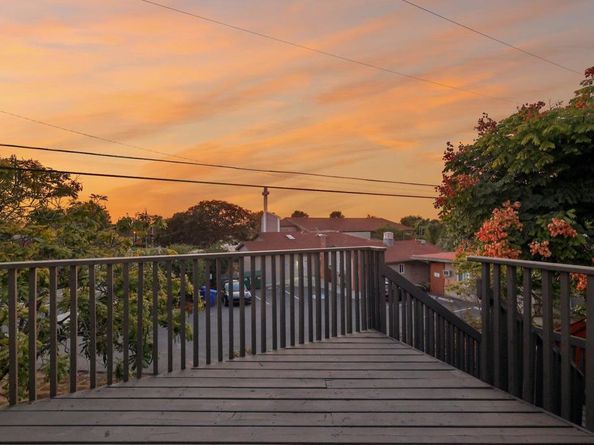2030 Chestnut Avenue, Carlsbad CA 92008