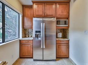 21931 Burbank 23, Woodland Hills CA 91367