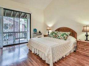 21931 Burbank 23, Woodland Hills CA 91367