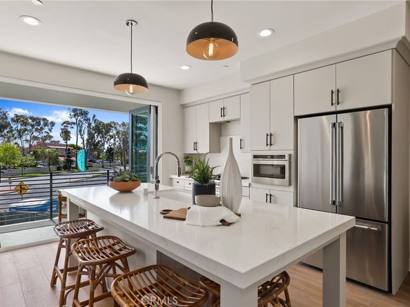 19071 Main Street 105, Huntington Beach CA 92648