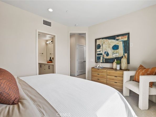 19071 Main Street 105, Huntington Beach CA 92648