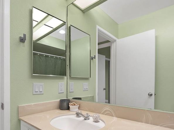 1916 FAIRWAY CIRCLE Drive, San Marcos CA 92078