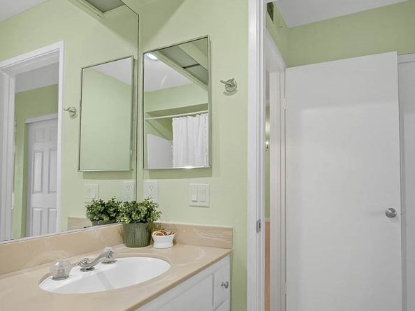 1916 FAIRWAY CIRCLE Drive, San Marcos CA 92078