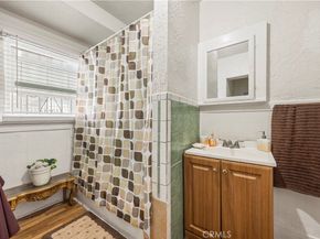 1320 W 58th Place, Los Angeles CA 90044