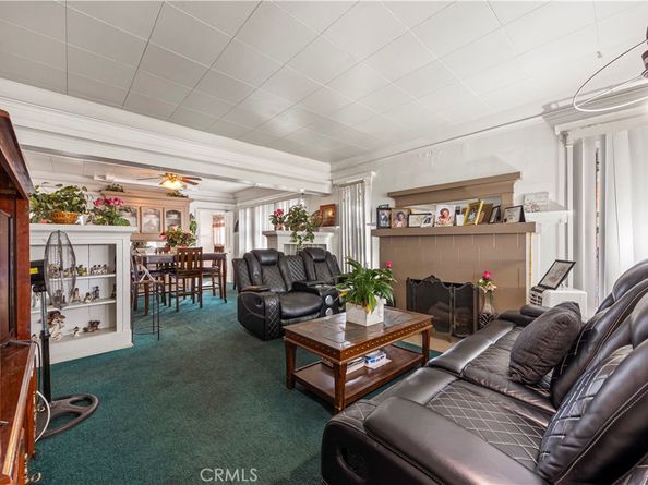 1320 W 58th Place, Los Angeles CA 90044