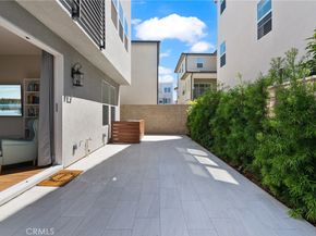 200 Newton, Lake Forest CA 92630