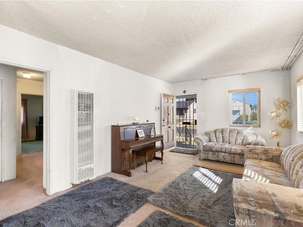 2030 W 95th, Los Angeles CA 90047