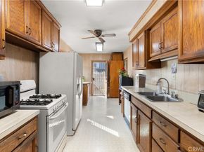 2030 W 95th, Los Angeles CA 90047