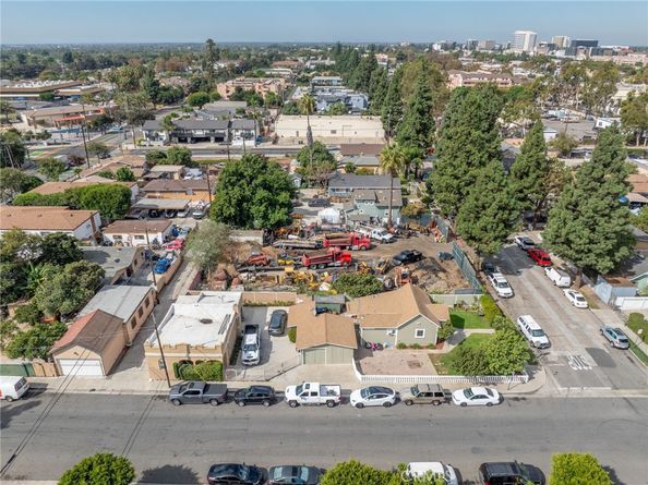 926 E Pine, Santa Ana CA 92701