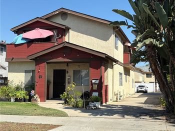 844 Loma Avenue