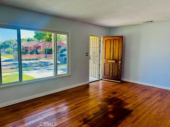 1073 E Plymouth Street, Long Beach CA 90805