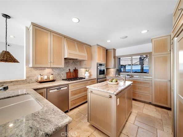 1907 Ocean Way, Laguna Beach CA 92651