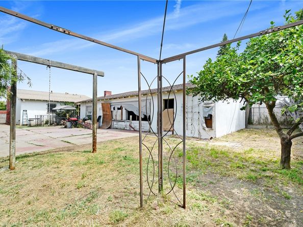1122 W 124th Street, Los Angeles CA 90044