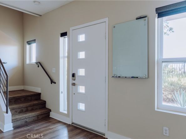 2753 Waverly Drive 1103, Los Angeles CA 90039