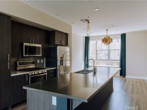 2753 Waverly Drive 1103, Los Angeles CA 90039