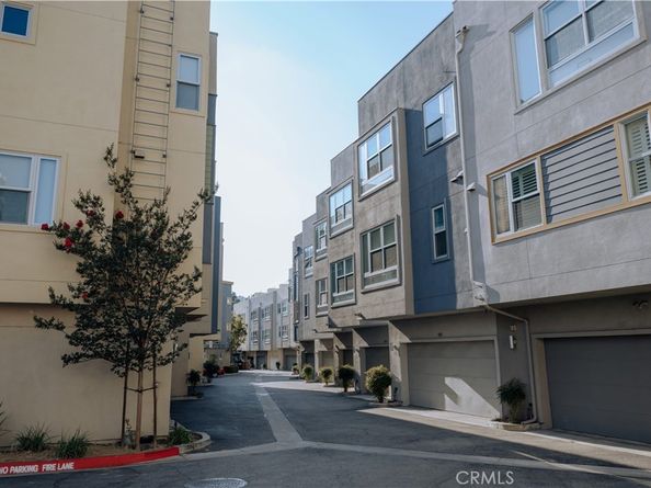 2753 Waverly Drive 1103, Los Angeles CA 90039