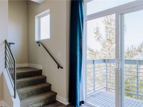 2753 Waverly Drive 1103, Los Angeles CA 90039