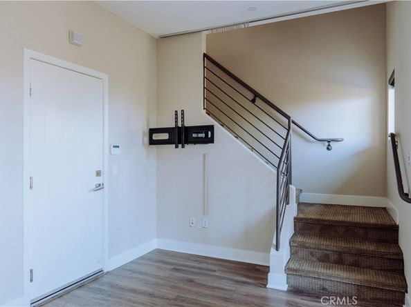 2753 Waverly Drive 1103, Los Angeles CA 90039