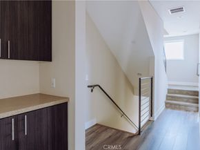 2753 Waverly Drive 1103, Los Angeles CA 90039