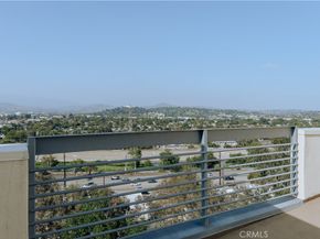 2753 Waverly Drive 1103, Los Angeles CA 90039