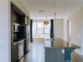 2753 Waverly Drive 1103, Los Angeles CA 90039