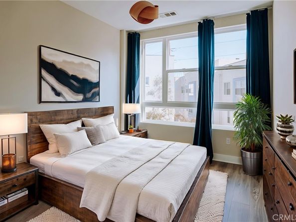 2753 Waverly Drive 1103, Los Angeles CA 90039